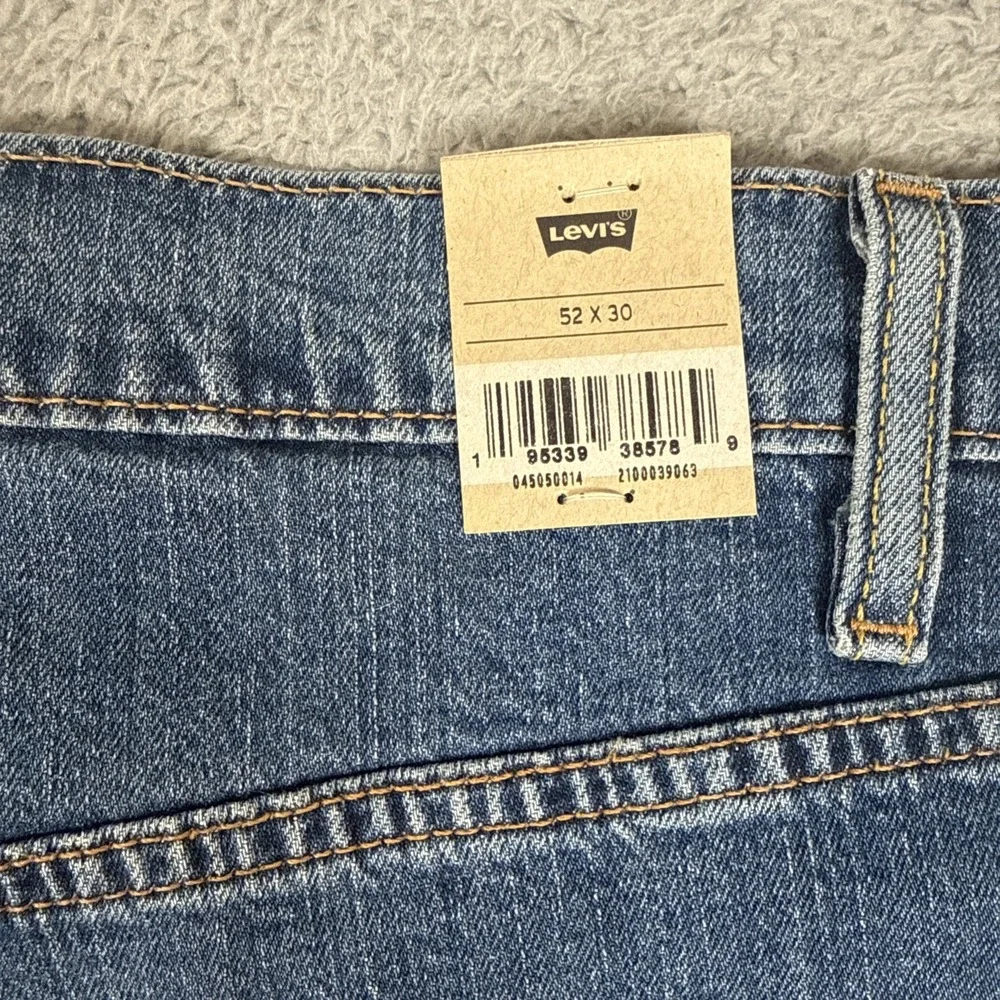 Levis 505 Jeans Men's 52x30 Regular Striaght Leg Medium Wash Denim NEW